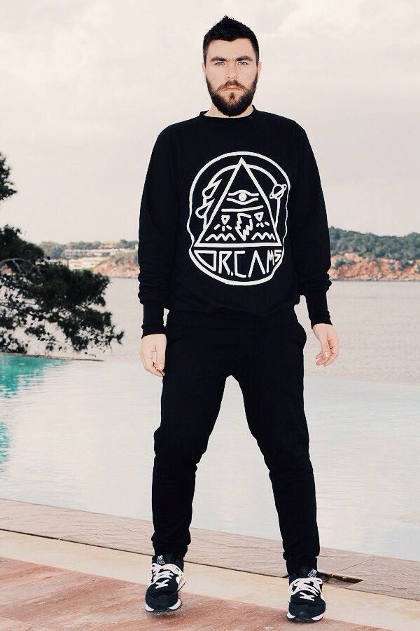 street style man fashion blogger mens style black outfit new balance asos topman cool artisan Γαβριηλ Νικολαιδης 