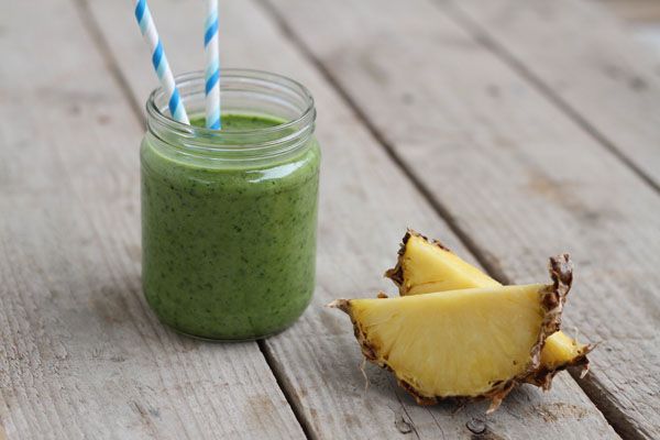 spinach pineapple detox smoothie