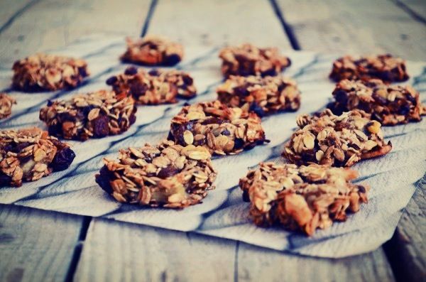 2-Ingredient Healthy Cookies Recipe, oat, banana cookies, muesli mix, easy, simple, fast, συνταγή, μπισκότα, μπανάνα, μούσλι, γρήγορη, απλή, εύκολη
