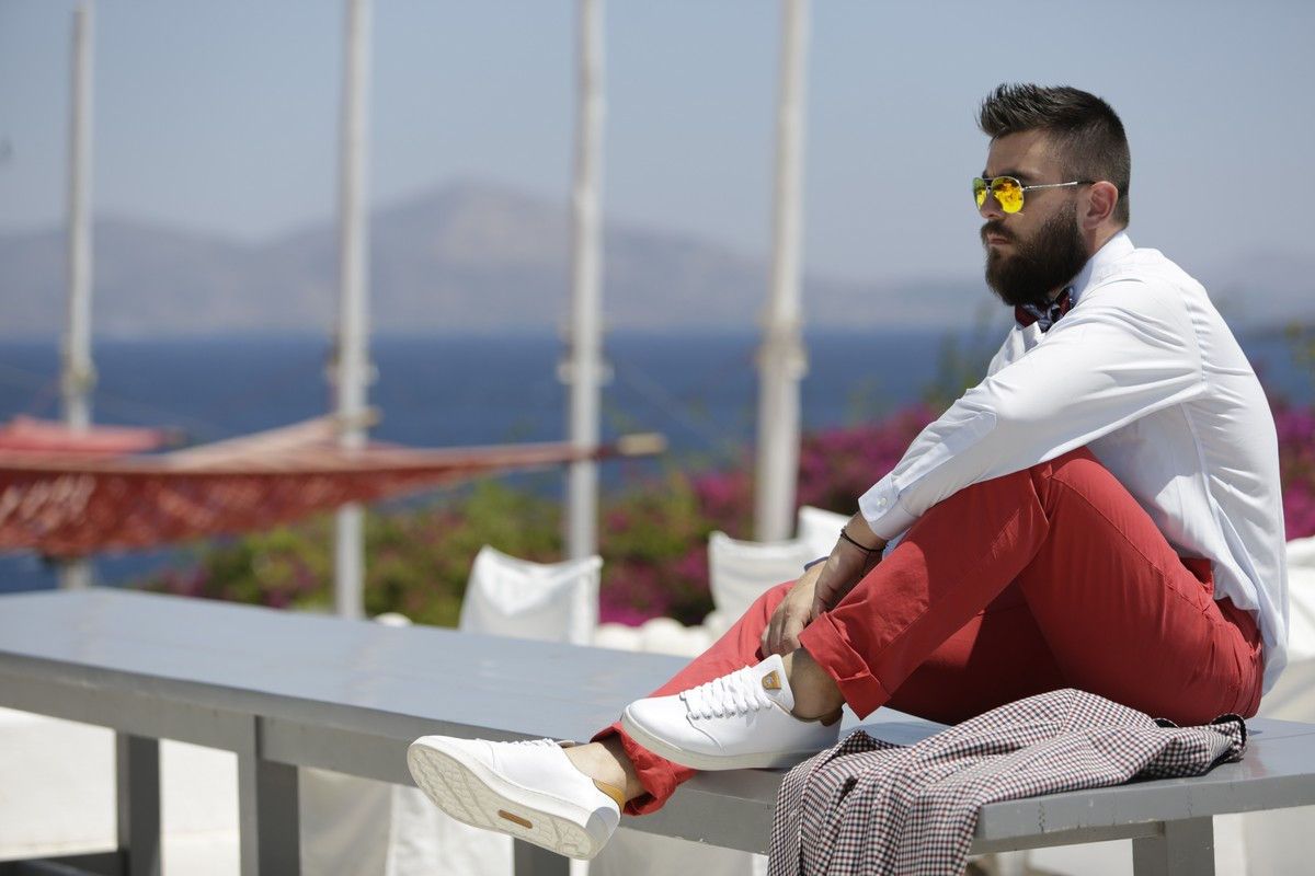 street style, man fashion blogger, suit, white shirt, red pants, new, trends, 2014, summer, mirror sunglasses, summer wedding, cool artisan, mcrthurglen, athens, sales
