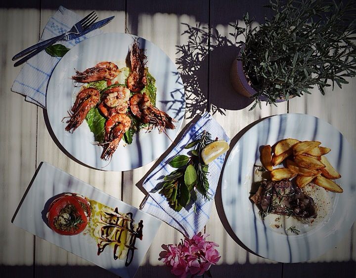 greek traditional recipe, andros, salad, σαλάτα, συνταγή, Άνδρος, Aegea hotel, shripms, lamp, lemon, γαρίδες, αρνάκι, γαβριήλ Νικολαΐδης,cool artisan