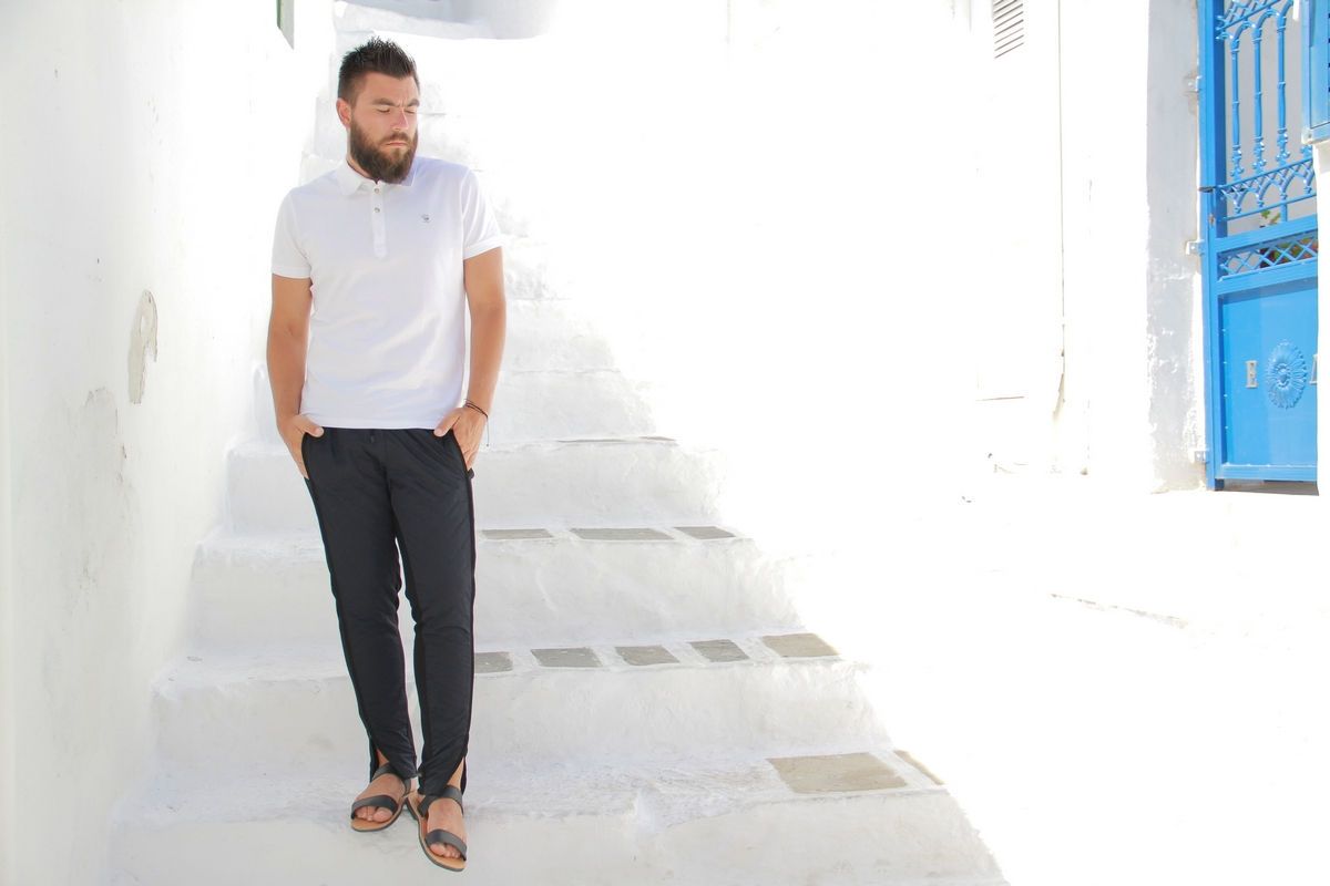 man fashion blogger, guy, style, street, white polo T-shirt, Diesel, blue pants, guy blog, cool artisan, Γαβριήλ Νικολαΐδης