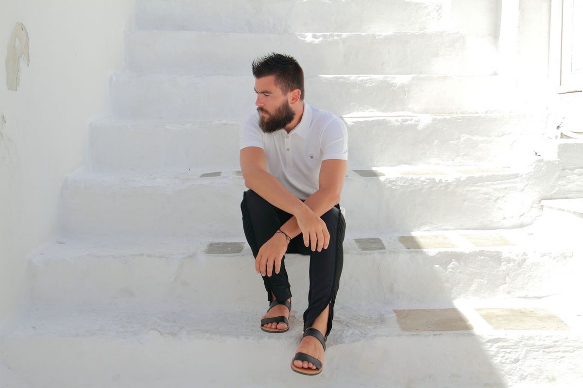man fashion blogger, guy, style, street, white polo T-shirt, Diesel, blue pants, guy blog, cool artisan, Γαβριήλ Νικολαΐδης