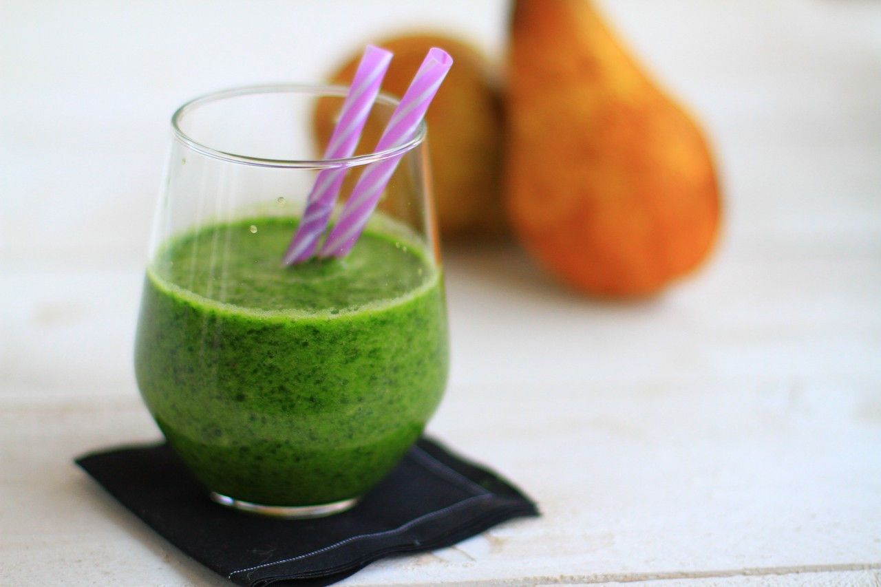 Healthy Green Juice Recipe, green juice, detox smoothie, spinach, pear, cucumber, lime, smoothe, shake, recipe, simple, healthy, πράσινος χυμος, σπανάκι, αχλάδι, υγιεινός, cool artisan, Γαβριήλ Νικολαΐδης