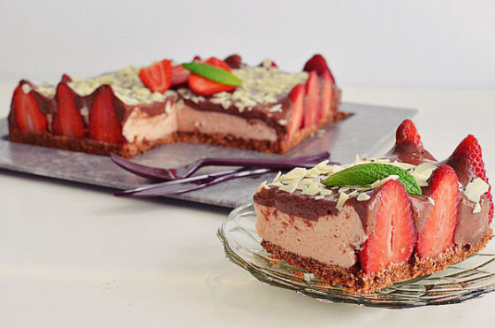 Butter, Chocolate and Strawberry Cheesecake Recipe, cookies base, COOL ARTISAN, easy, flourless, συνταγή, σοκολάτα, τσιζκέικ, τυρί κρέμα, φράουλες, Γαβριήλ Νικολαΐδης, ζελατίνη, λάιμ, μασκαρπόνε, lime, MASCARPONE, simple