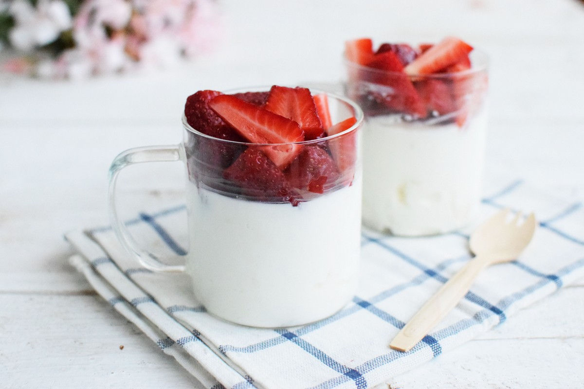 yogurt, strawberry, recipe, smoothie, dessert, cream