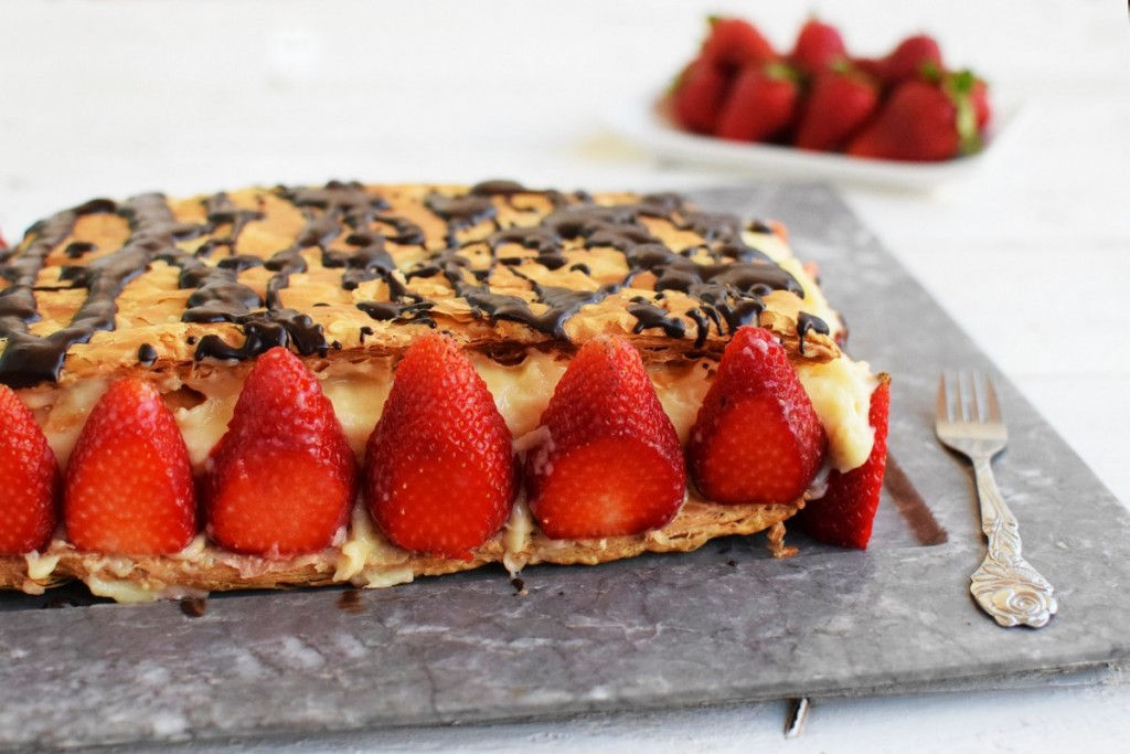 flaky pastry, cream, strawberries, cake, dessert, recipe