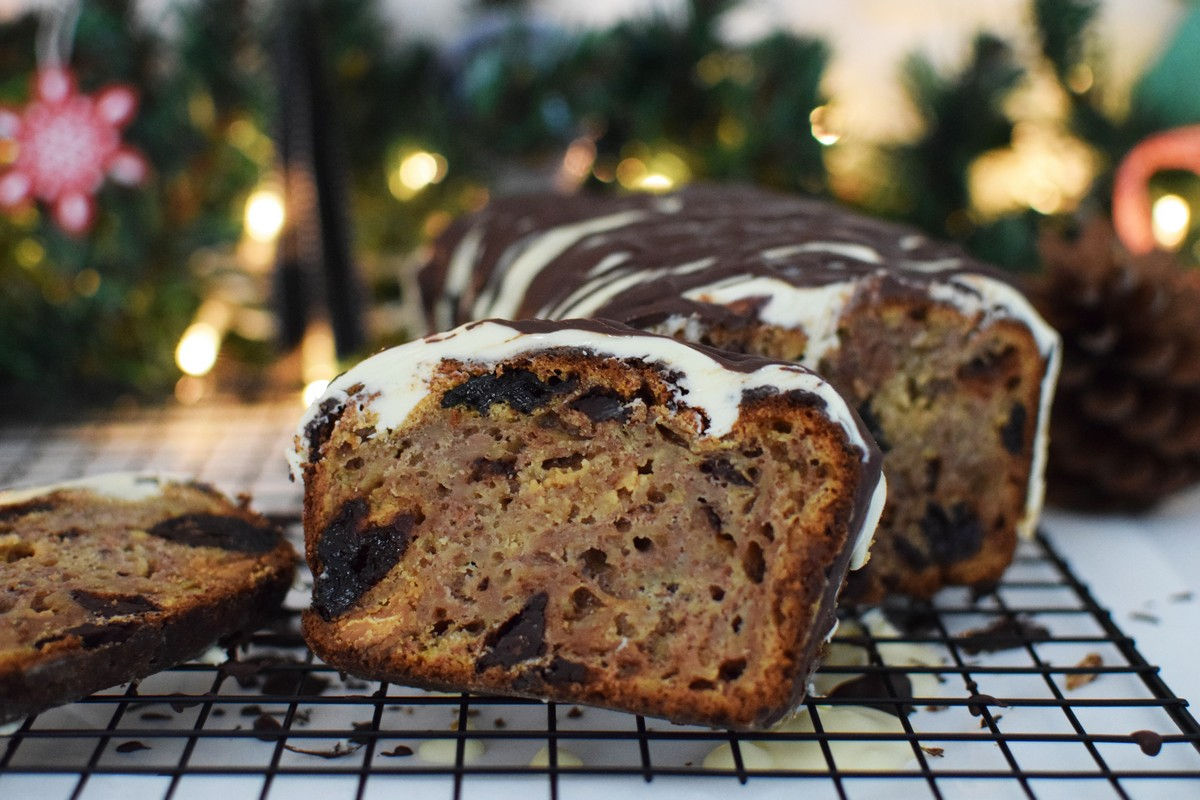 two-chocolates-banana-and-prunes-cake-recipe-food-blog-food-blogger-saveur-christmas-food-styling-cool-artisan-gabriel-nikolaidis-3