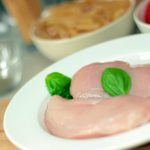 Κοτόπουλο: Τα 6 πράγματα που πρέπει να προσέχεις στη συντήρηση του στην καταψυξη και στο ψυγείο 